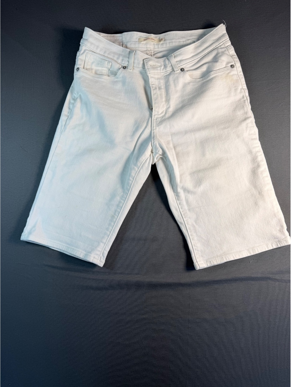 Levi's White Bermuda Shorts Size 28